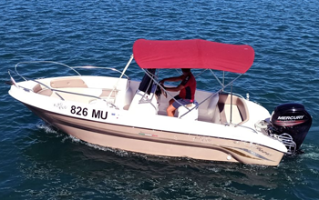 Speedy 590 - 6,1 metar dugačak, za do 8 osoba, opremljen Mercury 115 HP motorom.